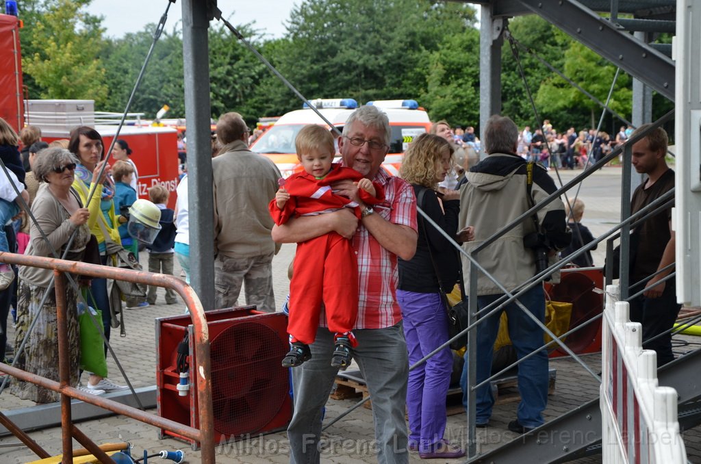 Tag der Offenen Tuer BF Koeln Weidenpesch Scheibenstr P497.JPG